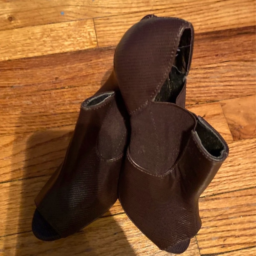 Women shoes wore once